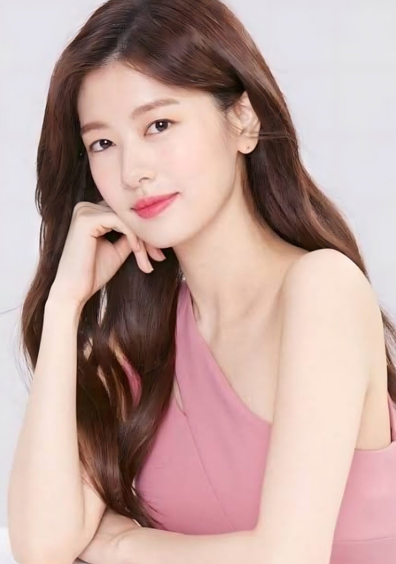 الممثلة الكورية جونغ سو مين